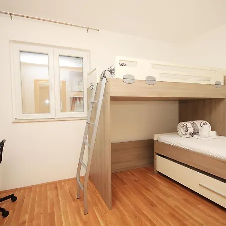 Apartamento Ela Makarska